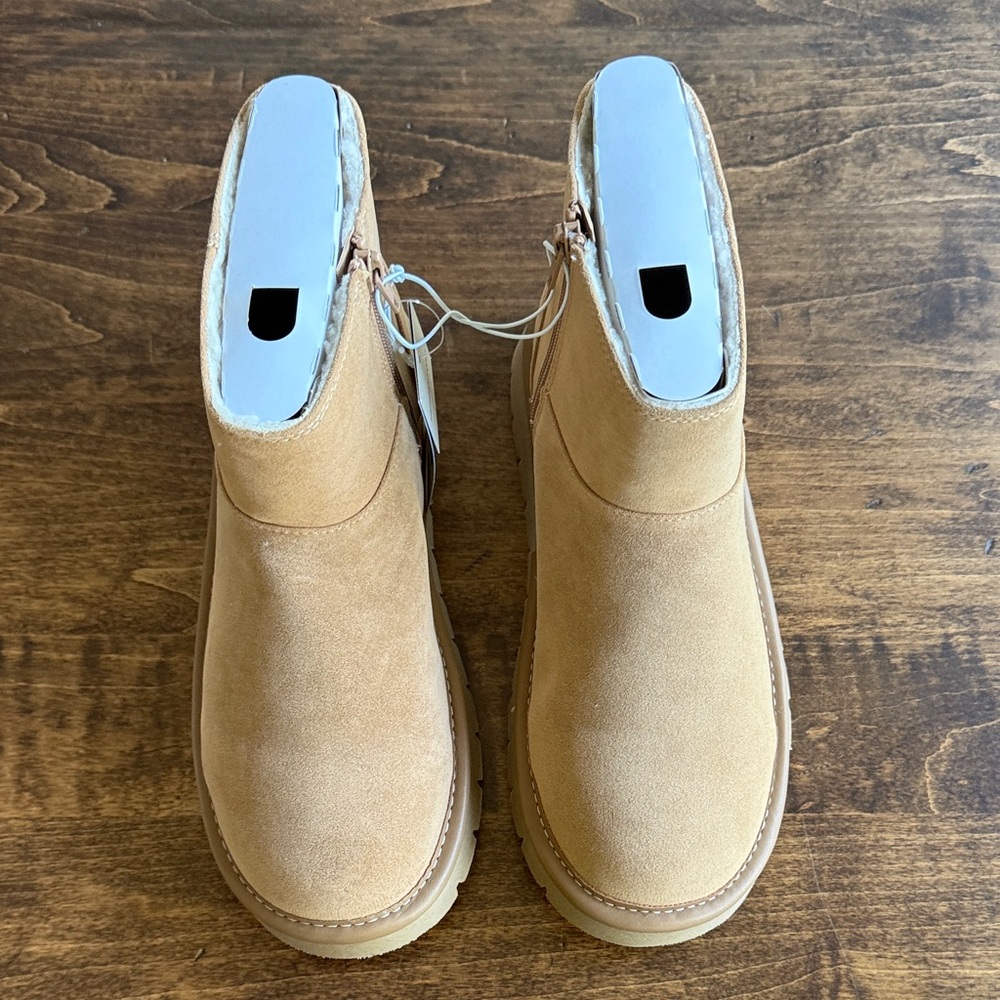 NWB Universal Thread May Lined Boots Size 8